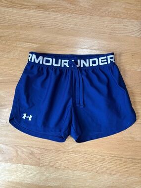 Under Armour Loose Fit Blue Shorts Size Youth Medium in Excellent Condition